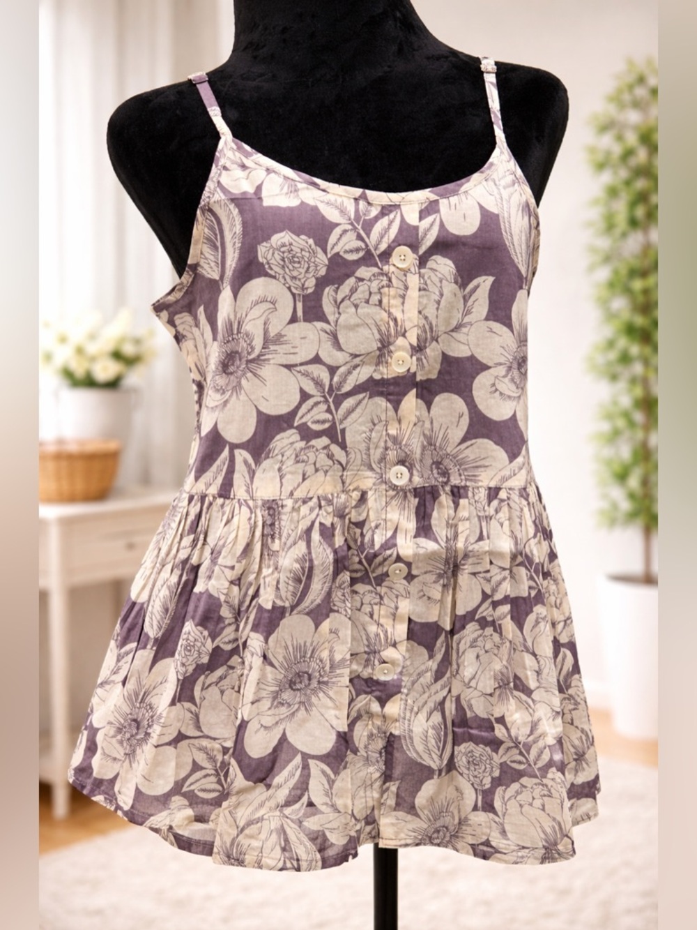 Floral Button-Front Spaghetti Strap Tank Top - Purple